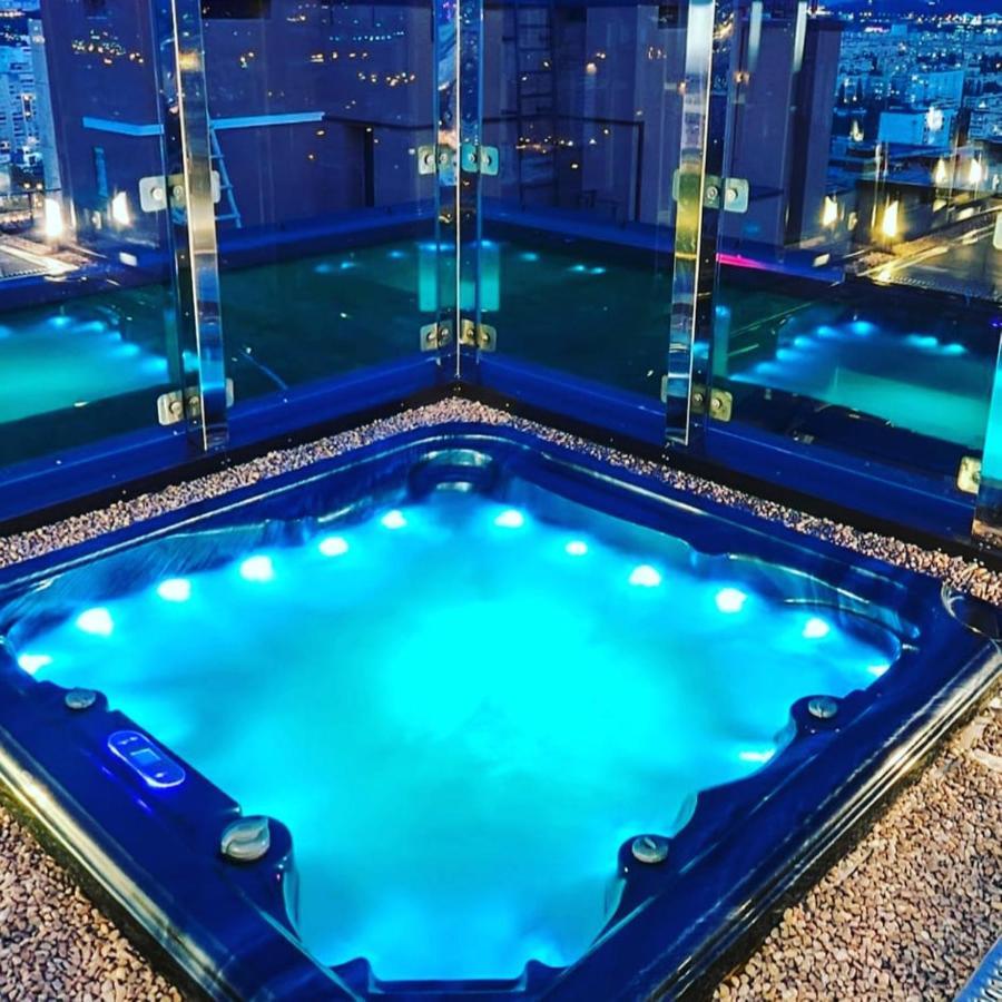 1 Room 60M2 Center Of Obolon Near River Side. With Terrace. 22 Floor Kiev Buitenkant foto